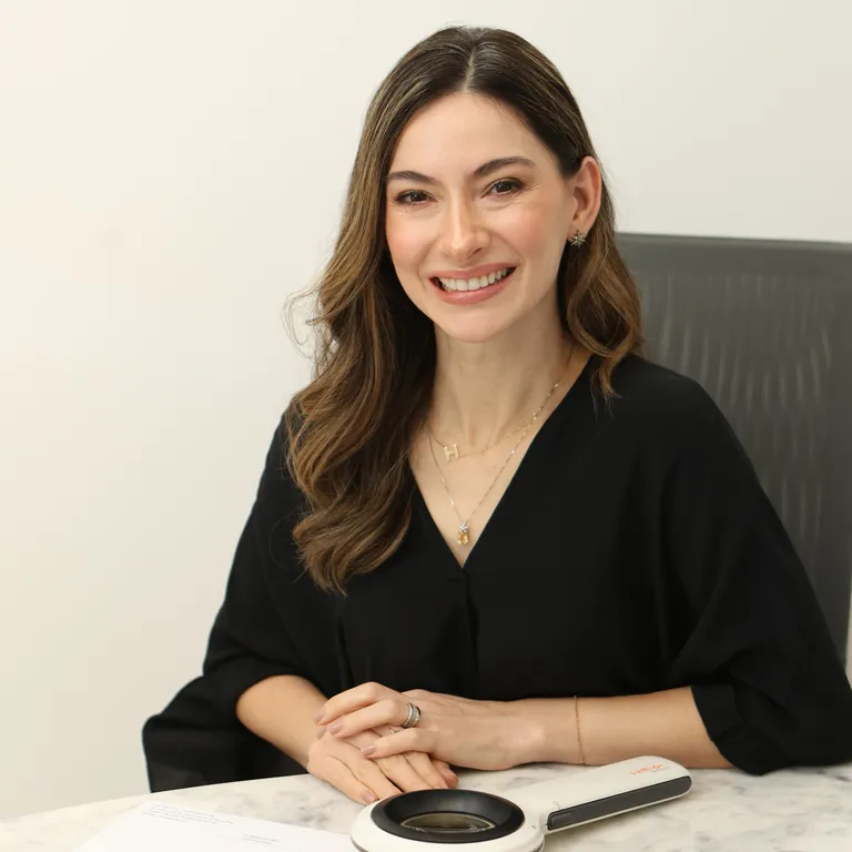 Consulta dermatol&oacute;gica completa da pele, cabelos, unhas e mucosas